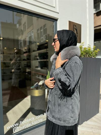 Yakası Kürklü Taş İşlemeli Kadın Mone Jean Ceket Gri