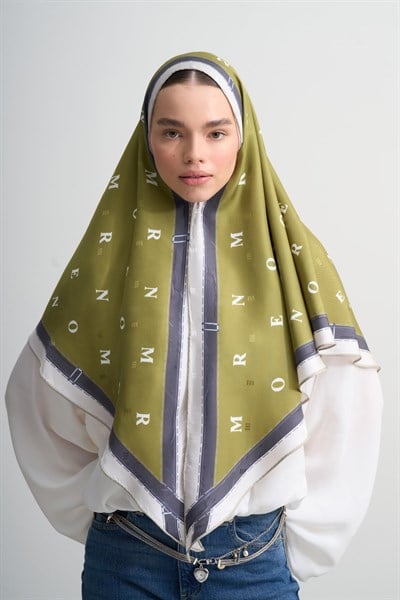 Yeşil Logo Twill İpek Üçgen Eşarp