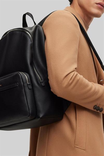 Boss Erkek Fermuar Kapamalı Üç Gözlü Sırt Askılı Sırt Çantası Siyah