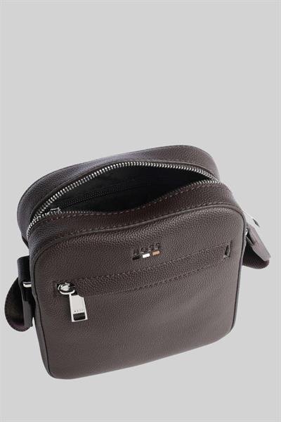 Boss Erkek Fermuarlı Logo Detaylı Omuz Çantası Kahverengi
