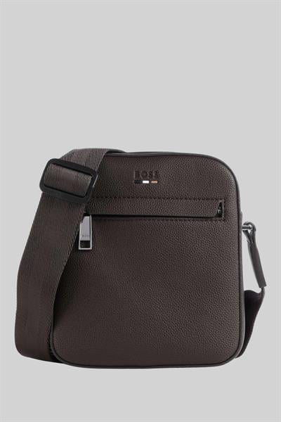 Boss Erkek Fermuarlı Logo Detaylı Omuz Çantası Kahverengi