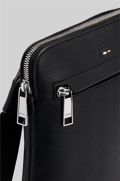 Boss Erkek Logo ve İmza Şeritli Suni Deri Zarf Omuz Çantası Siyah
