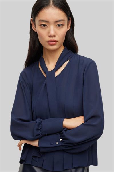 Boss Kadın Regular Fit Uzun Kollu Dekoratif Sivri Yaka Bluz Lacivert 404