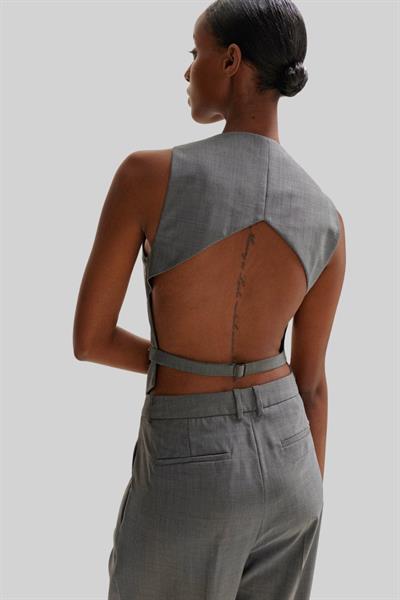 Boss Kadın Slim Fit Tek Sıra Kapamalı Sırtı Açık Yün Yelek Çok Renkli 960
