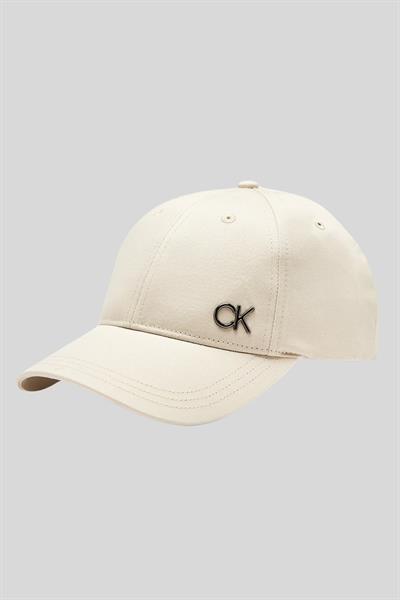 Calvin Klein Erkek Logo Detaylı Ayarlanabilir Metal Tokalı Şapka Bej