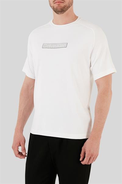 Calvin Klein Erkek Regular Fit 3D Logolu Pamuklu Bisiklet Yaka T-Shirt Beyaz