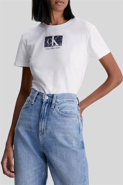 Calvin Klein Kadın Regular Fit Logolu Bisiklet Yaka T-Shirt Beyaz
