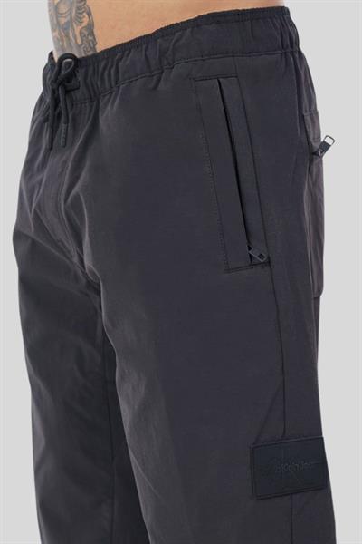 Calvin Klein Erkek Teknik Üretim Dokuma Pantolon Siyah