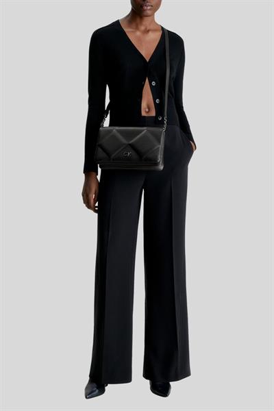 Calvin Klein Kadın Ayarlanabilir Askılı Omuz Çantası Siyah