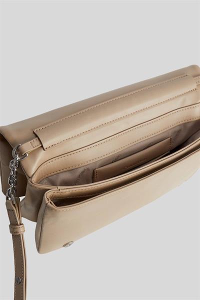 Calvin Klein Kadın Ayarlanabilir Askılı Omuz Çantası Bej
