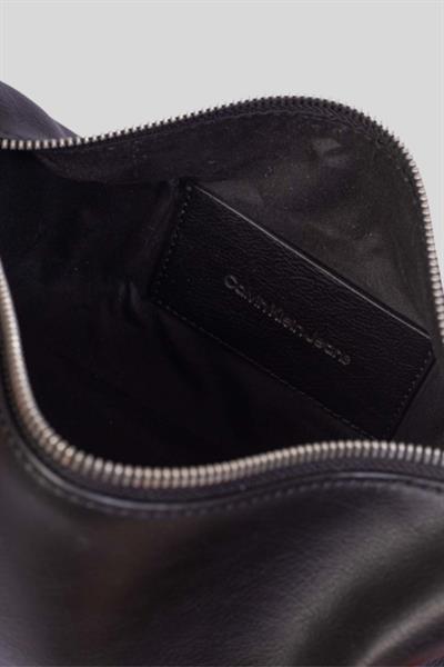 Calvın Klein Kadın Çanta Siyah