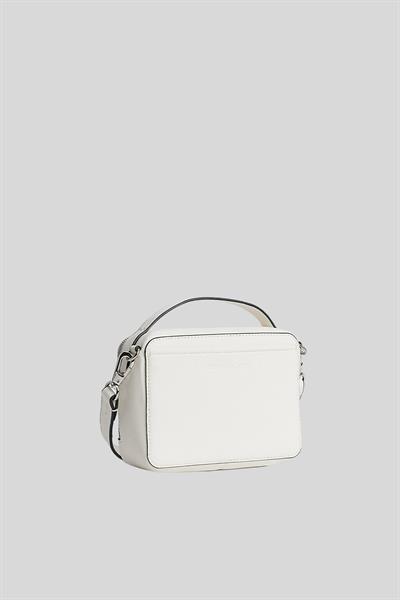 Calvin Klein Kadın Fermuarlı Ayarlanabilir Çapraz Askılı Omuz Çanta Beyaz