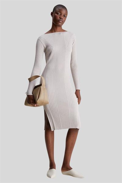 Calvin Klein Kadın Fermuarlı Yükseltilmiş Yumuşak Omuz Çantası Bej