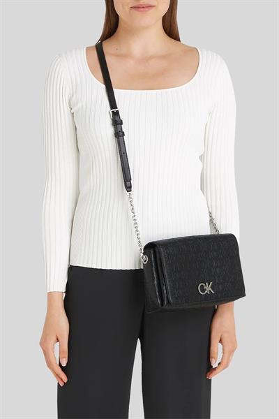 Calvin Klein Kadın Logolu Ayarlanabilir Zincir Askılı Omuz Çanta Siyah