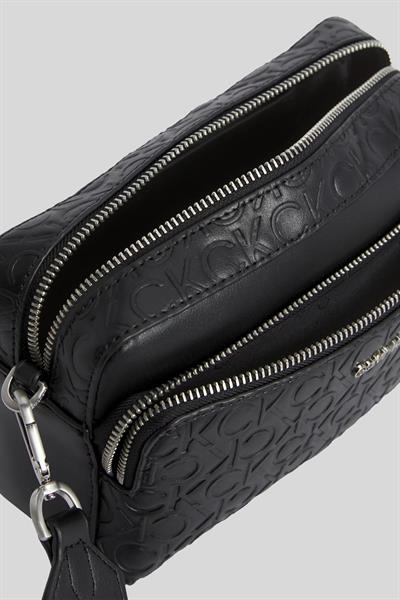 Calvin Klein Kadın Logolu Çıkarılabilir Uzatma Askılı Omuz Çantası Siyah