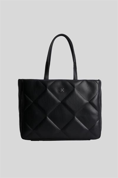 Calvin Klein Kadın Logolu Deri Fermuarlı Günlük Kullanım Omuz Çantası Siyah