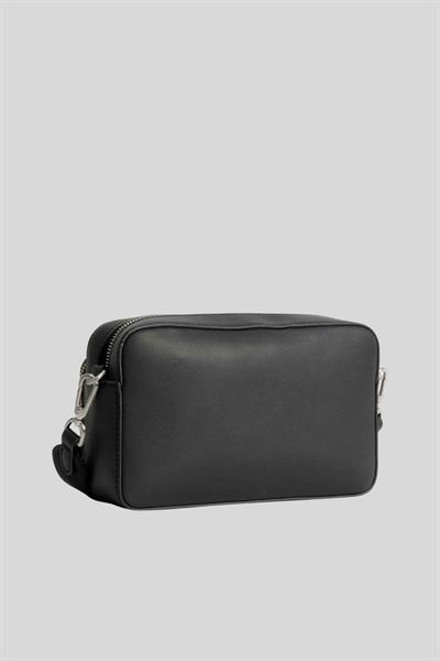 Calvin Klein Kadın Marka Logolu Askılıklı Fermuarlı Omuz Çantası Siyah