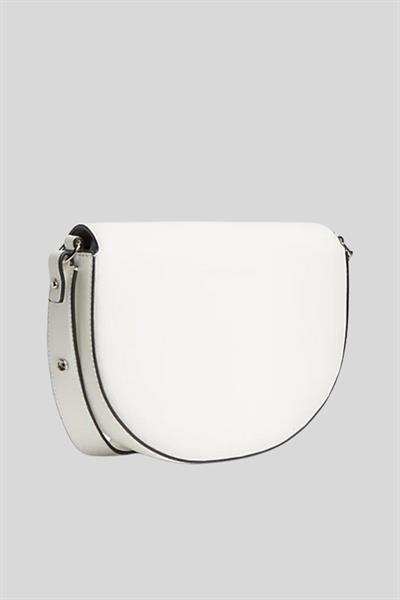 Calvin Klein Kadın Monogram Omuz Çantası Beyaz