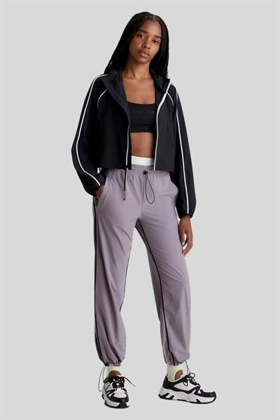 Calvin Klein Kadın Rüzgar Geçirmez Fermuarlı Kapüşonlu Ceket Siyah