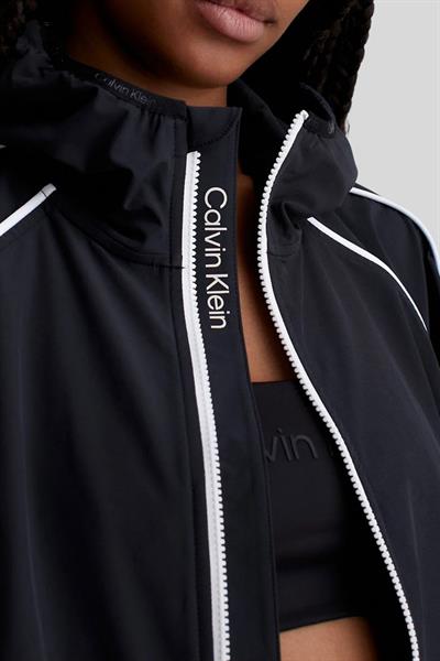 Calvin Klein Kadın Rüzgar Geçirmez Fermuarlı Kapüşonlu Ceket Siyah