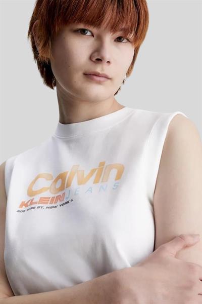 Calvin Klein Kadın Slim Fit Logolu Yuvarlak Yaka Kolsuz T-Shirt Beyaz