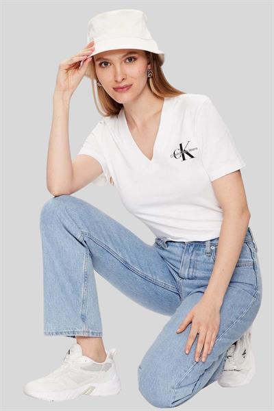 Calvin Klein Kadın Slim Fit Monologo V Yaka Kısa Kollu T-Shirt Beyaz