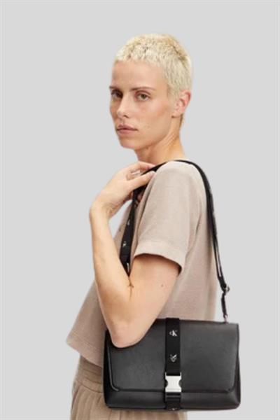 Calvin Klein Kadın Suni Deri Omuz Çantası Siyah