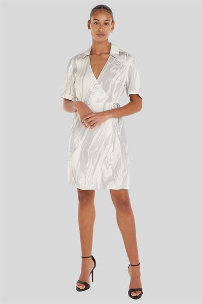 Calvin Klein Kadın V Yaka Kısa Kollu Grafik Baskılı Parlak Sarmal Elbise Mor