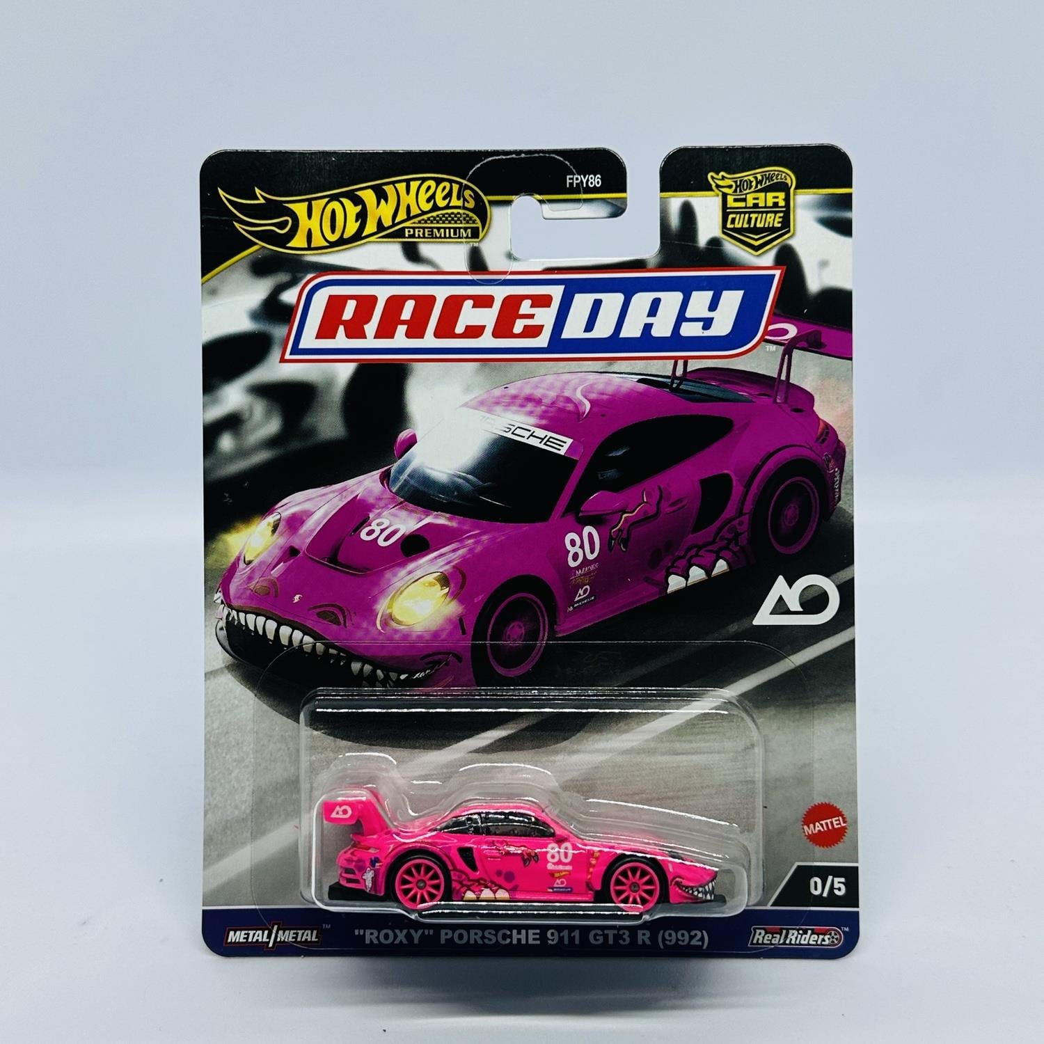 CHASE - Hot Wheels Premium ROXY Porsche 911 GT3 R (992)
