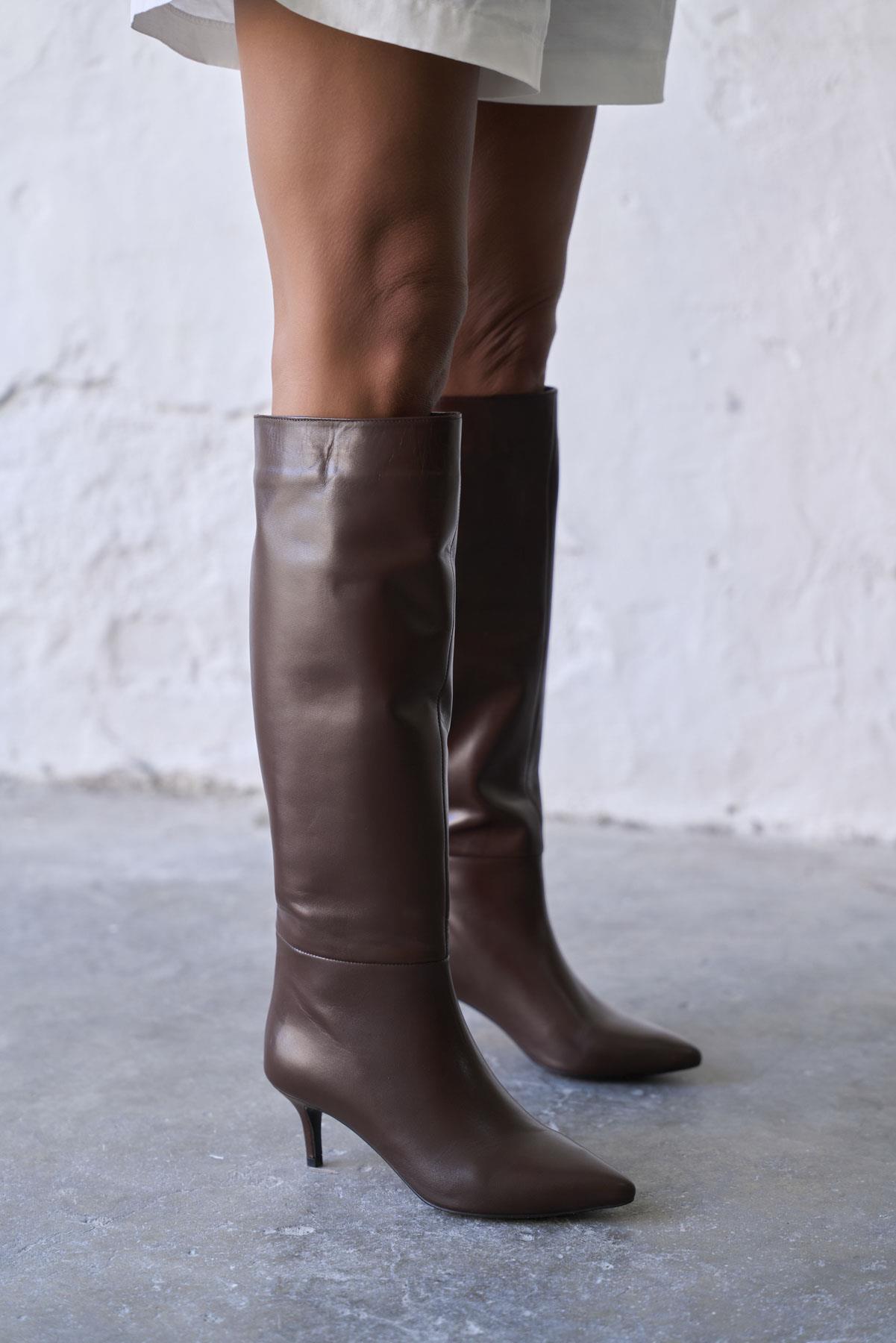 AURA KAHVE DERİ ÇİZME