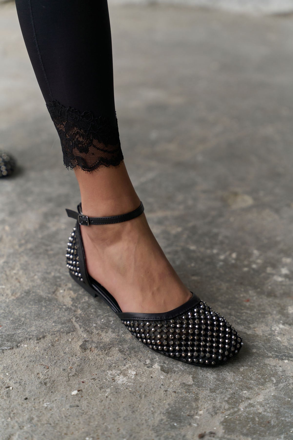 CHESMA SİYAH TAŞLI BABET