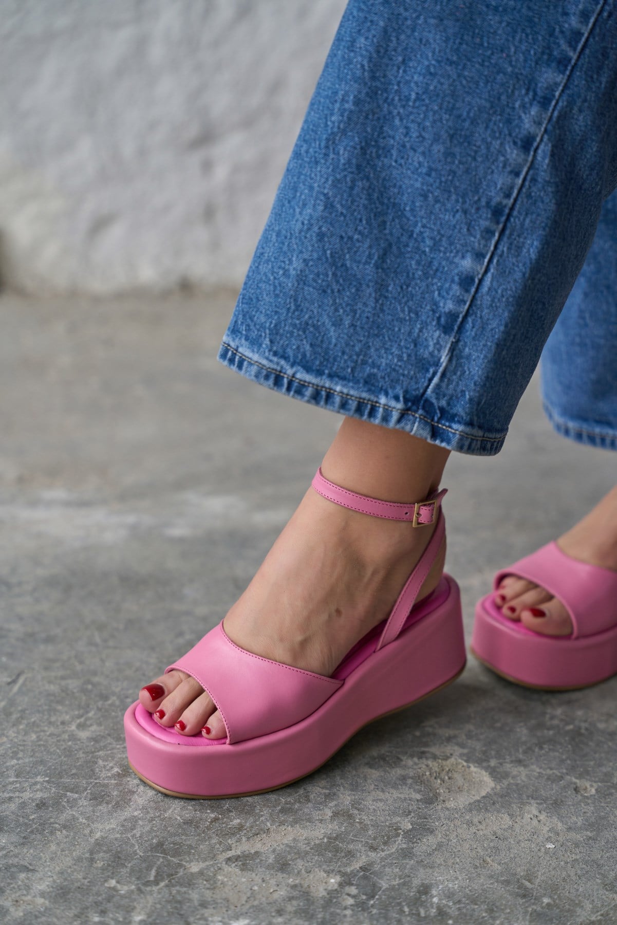 CLEARS PEMBE DERİ SANDALET