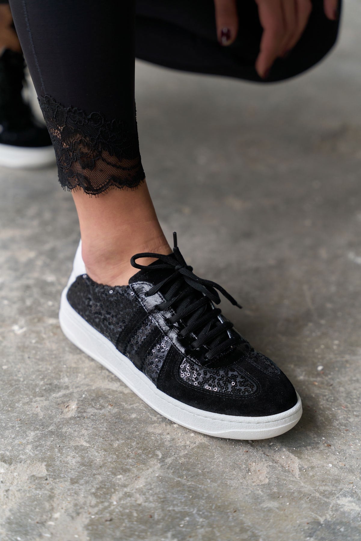 EVAN SİYAH PULLU SPOR AYAKKABI 