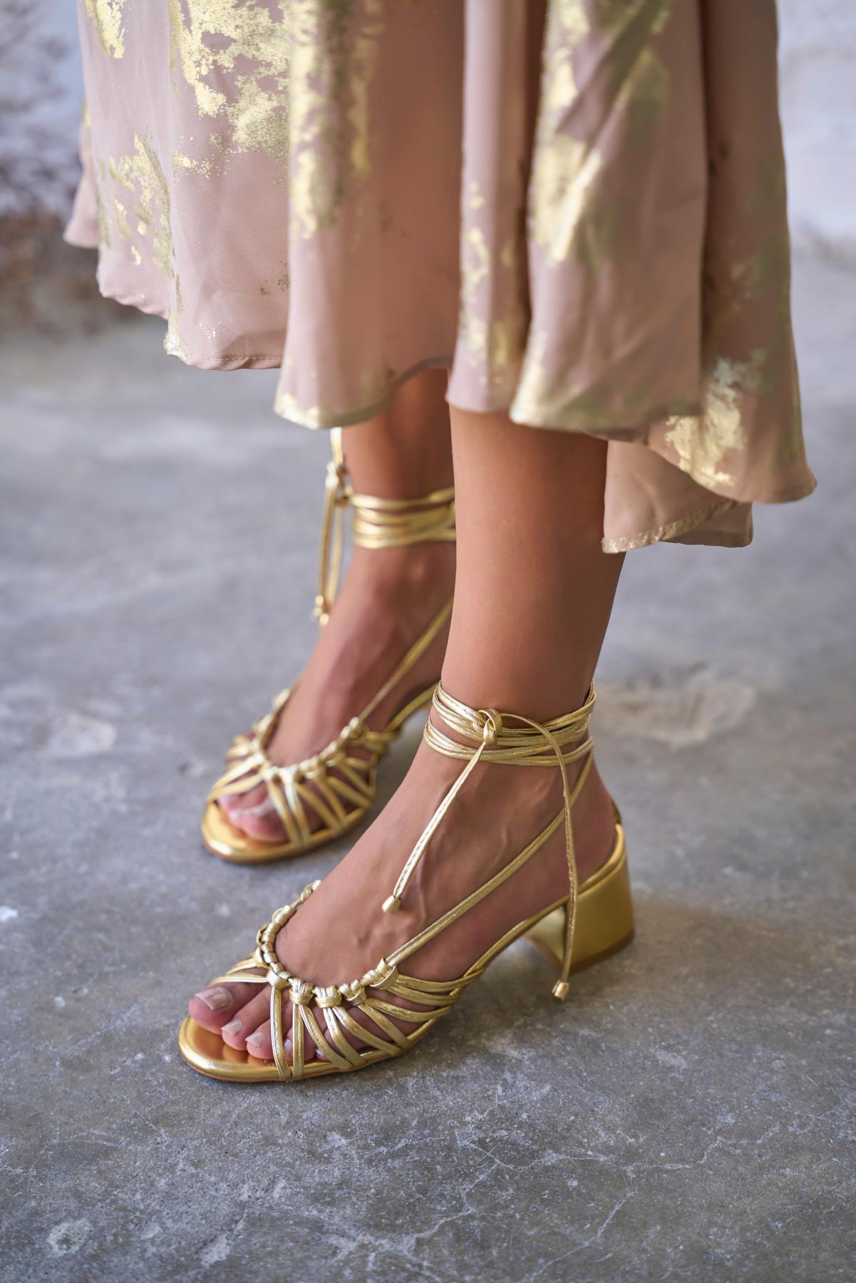 JENNER GOLD DERİ TOPUKLU AYAKKABI