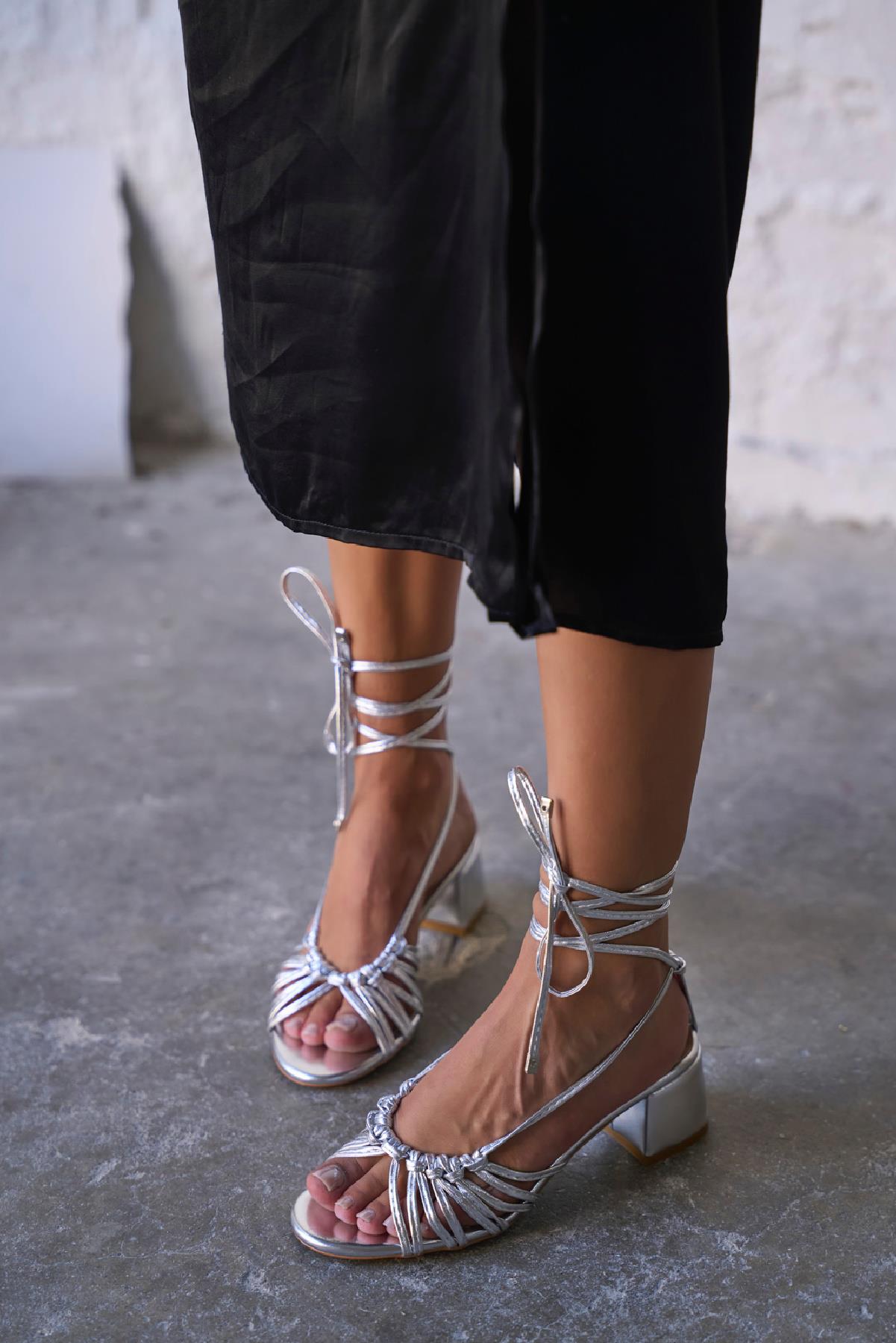 JENNER GÜMÜŞ DERİ TOPUKLU AYAKKABI