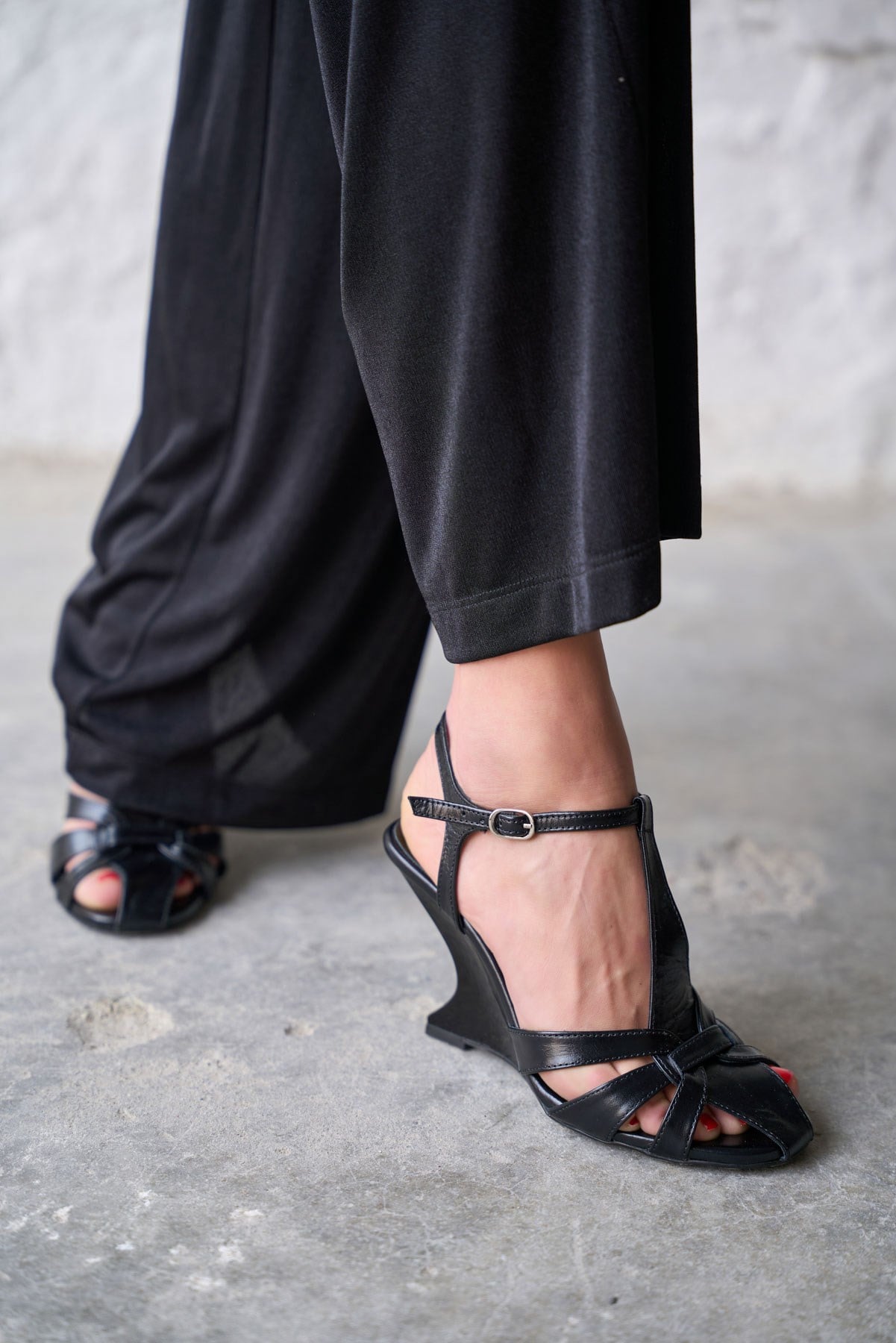 KNOX SİYAH DERİ TOPUKLU AYAKKABI