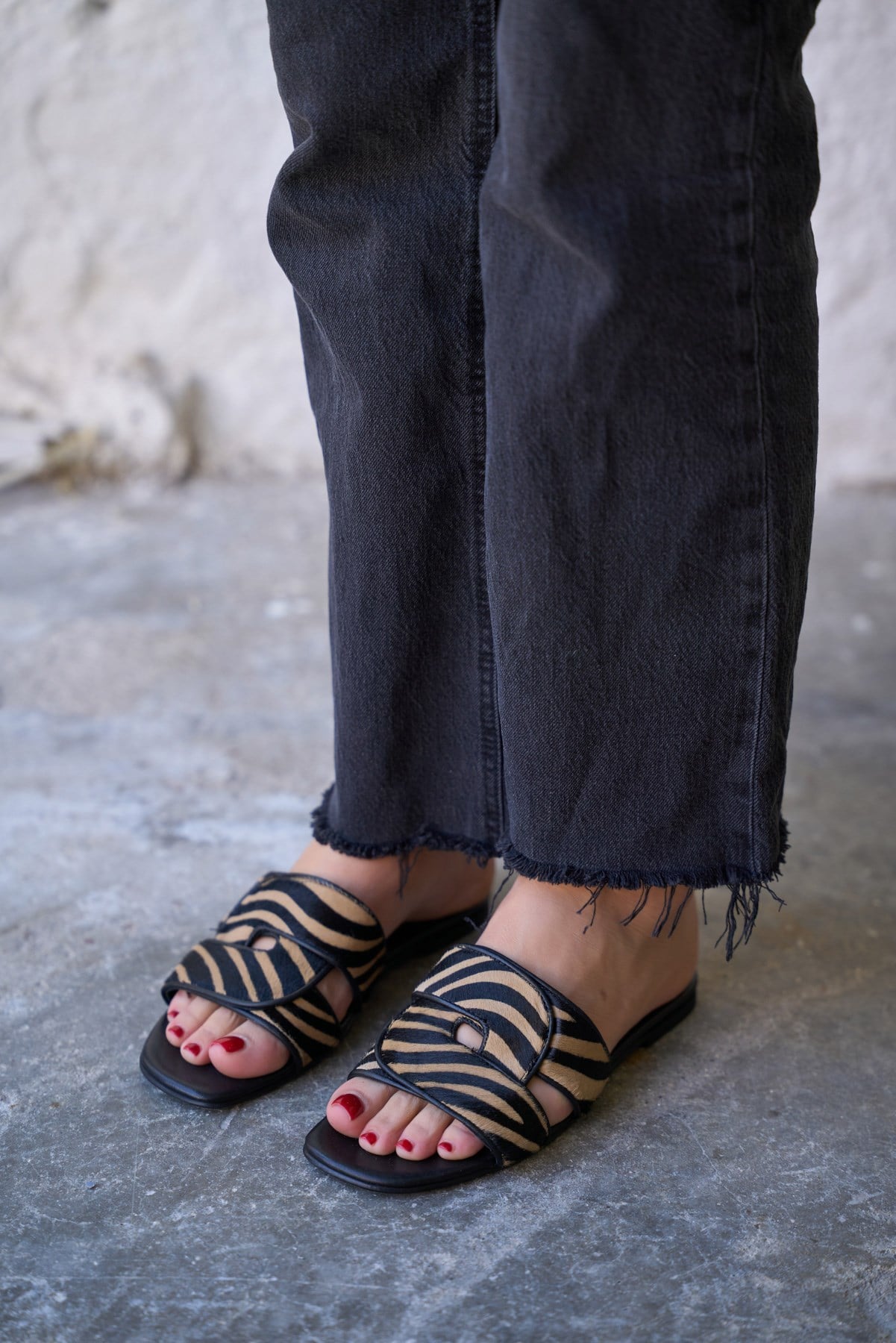 LİNEAR ZEBRA SÜET TERLİK