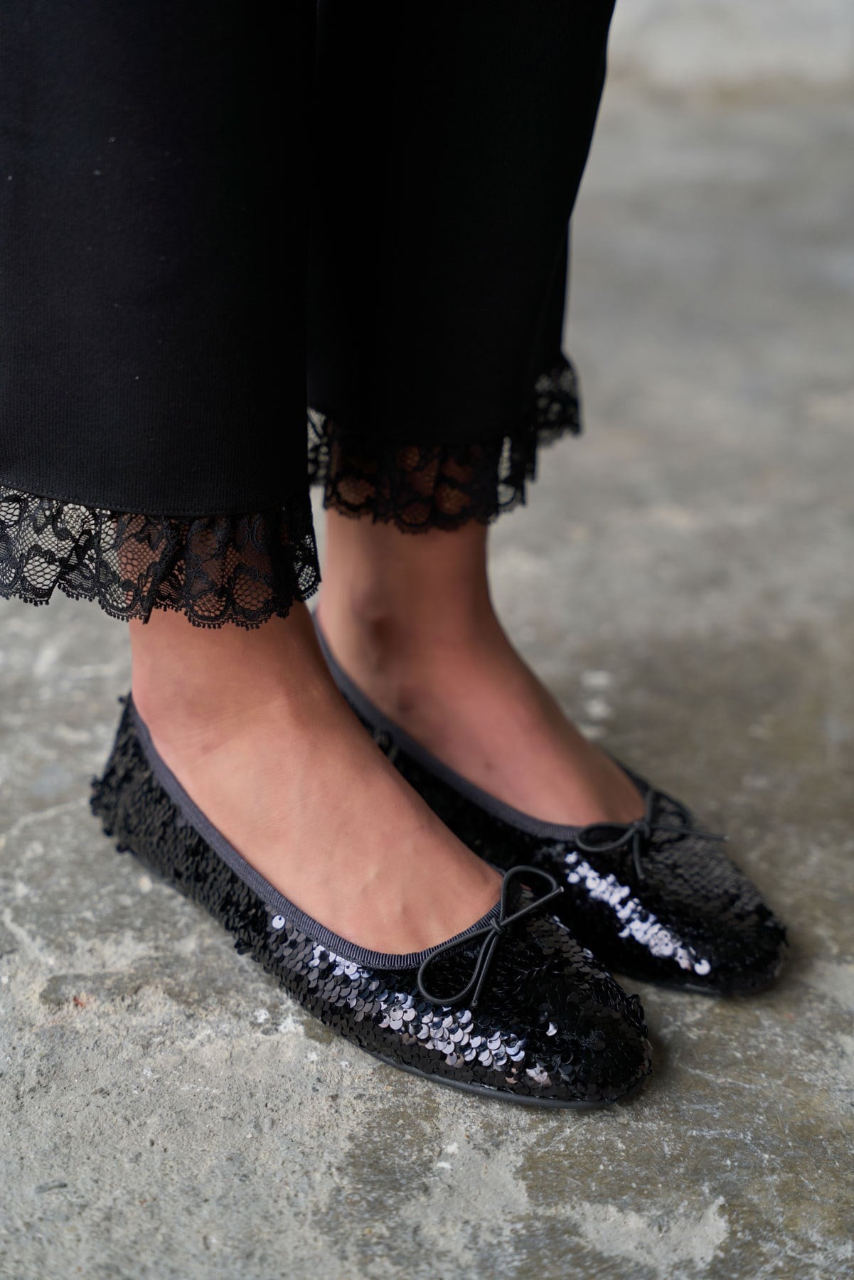 MEO SİYAH PULLU BABET