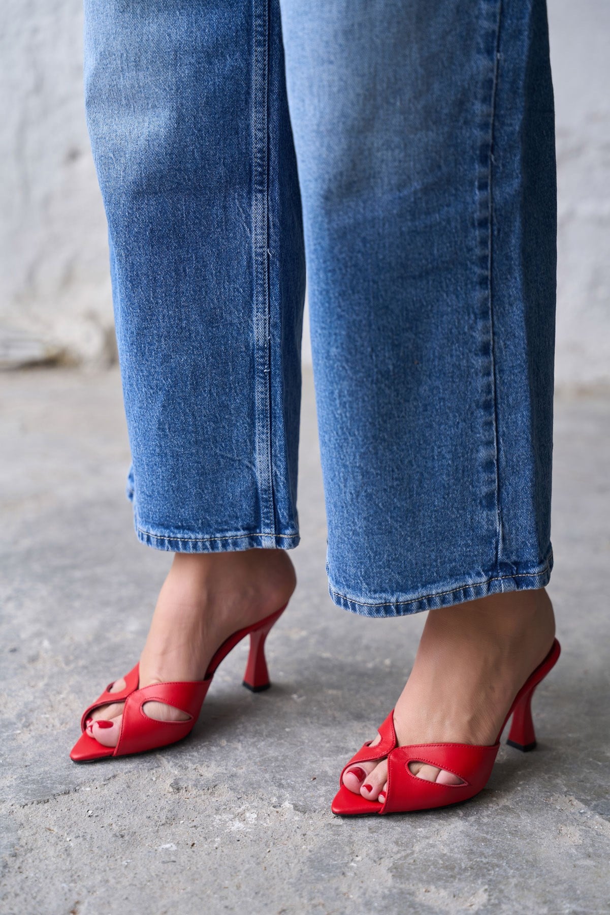 VOLOS KIRMIZI DERİ TOPUKLU TERLİK