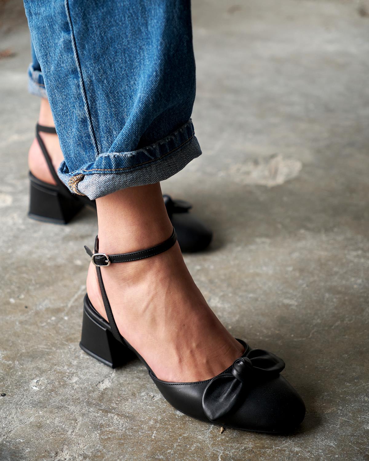 ALEC SİYAH DERİ TOPUKLU AYAKKABI