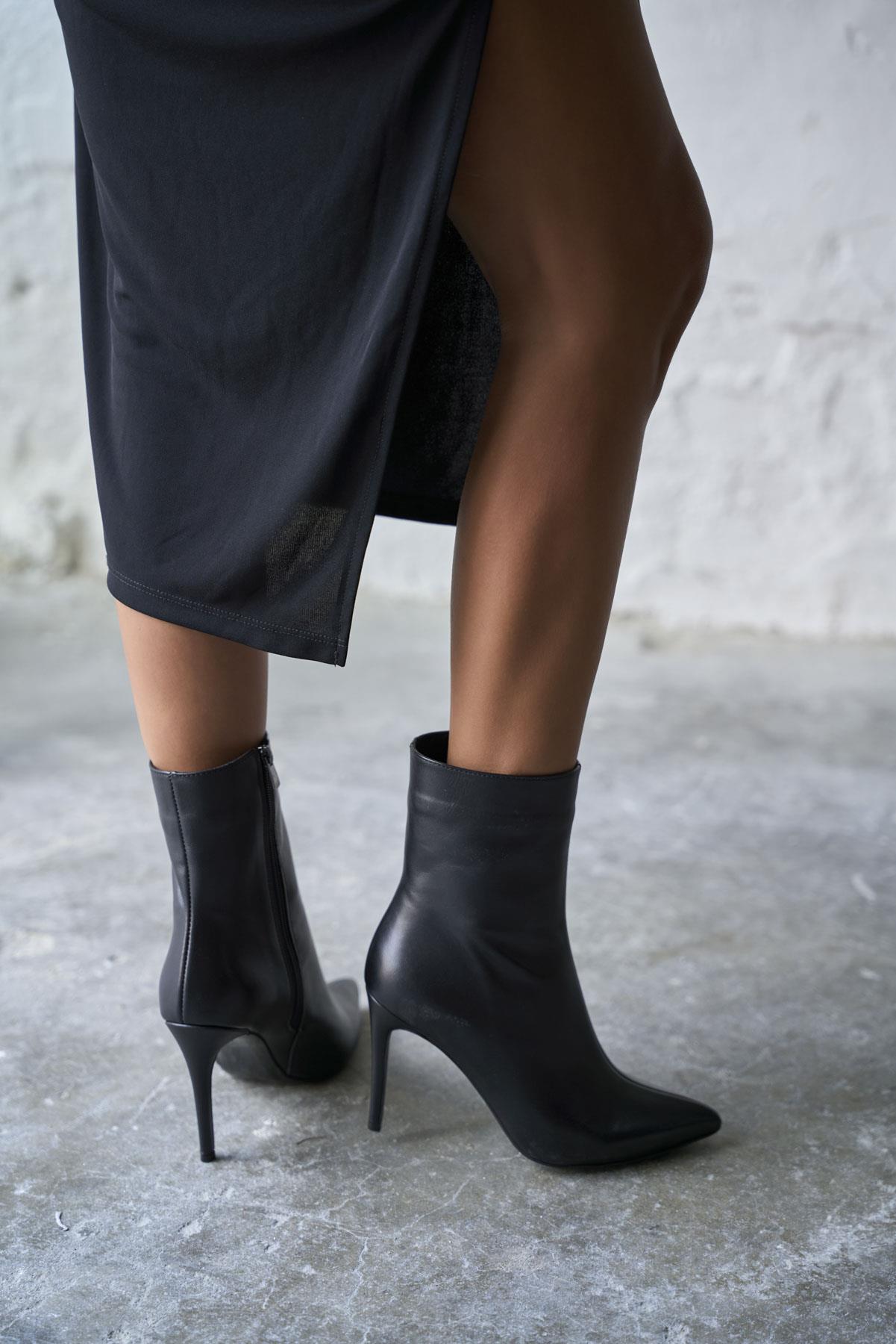 ARİS SİYAH DERİ TOPUKLU BOT