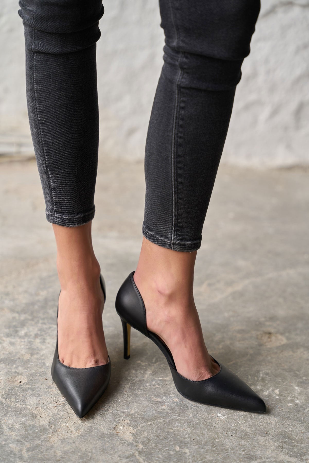 BLADE SİYAH DERİ TOPUKLU AYAKKABI