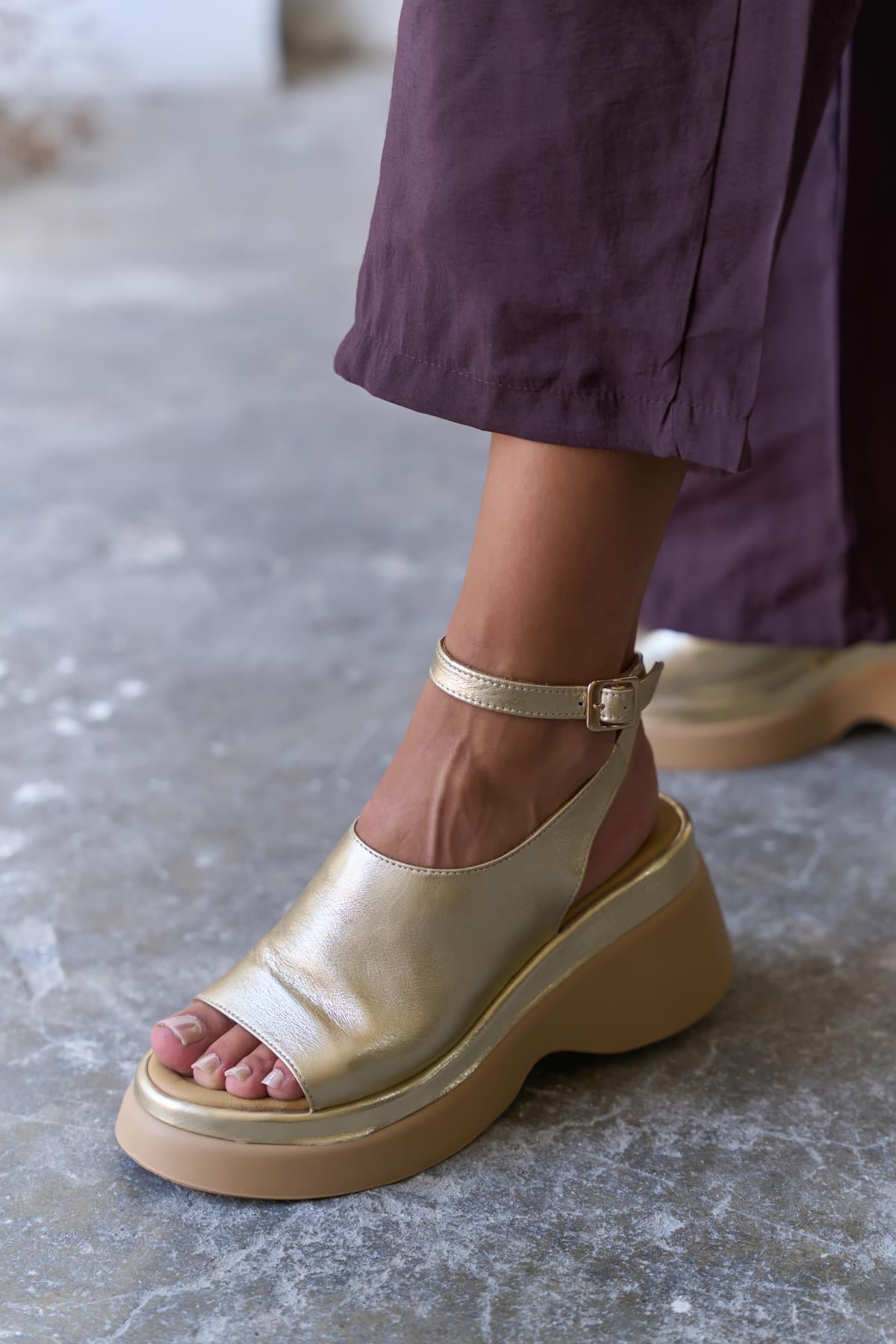 BREAK GOLD DERİ SANDALET