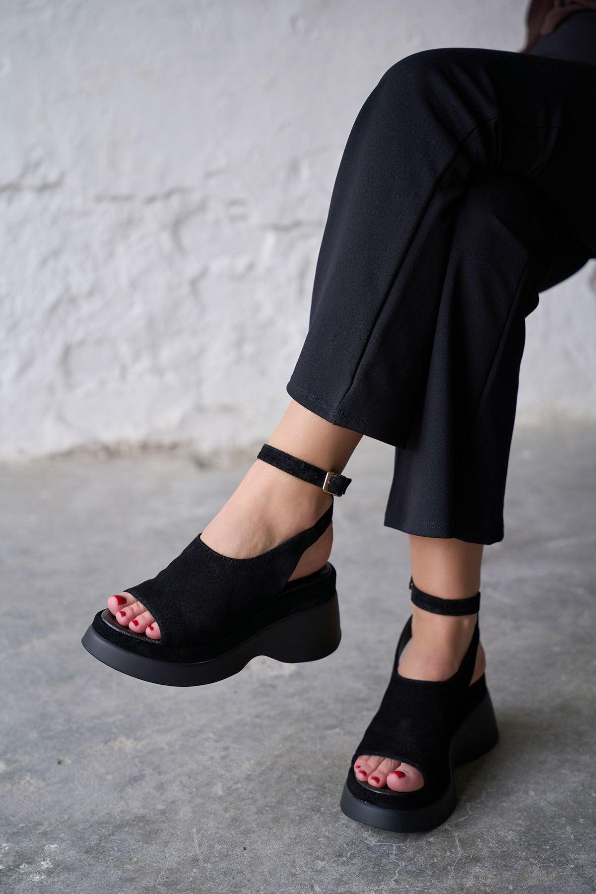 BREAK SİYAH SÜET SANDALET