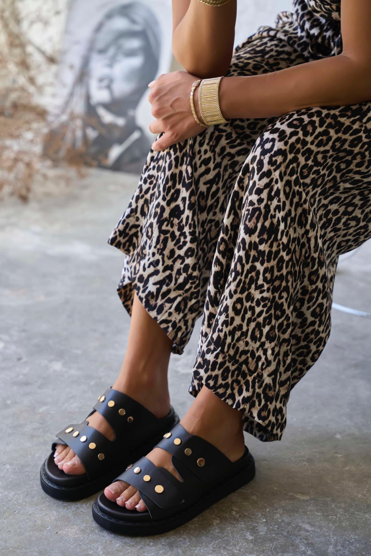 CALEB SİYAH DERİ TERLİK