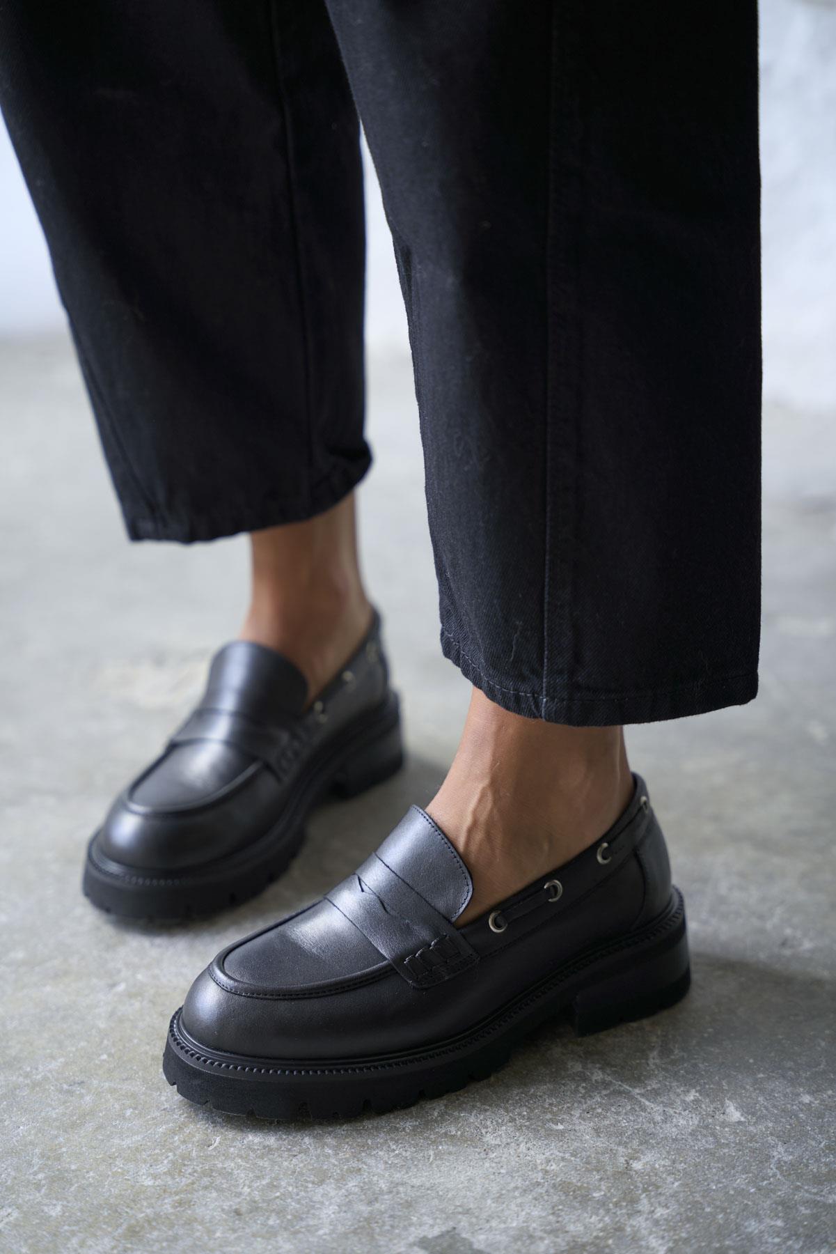 CAUX SİYAH DERİ MAKOSEN