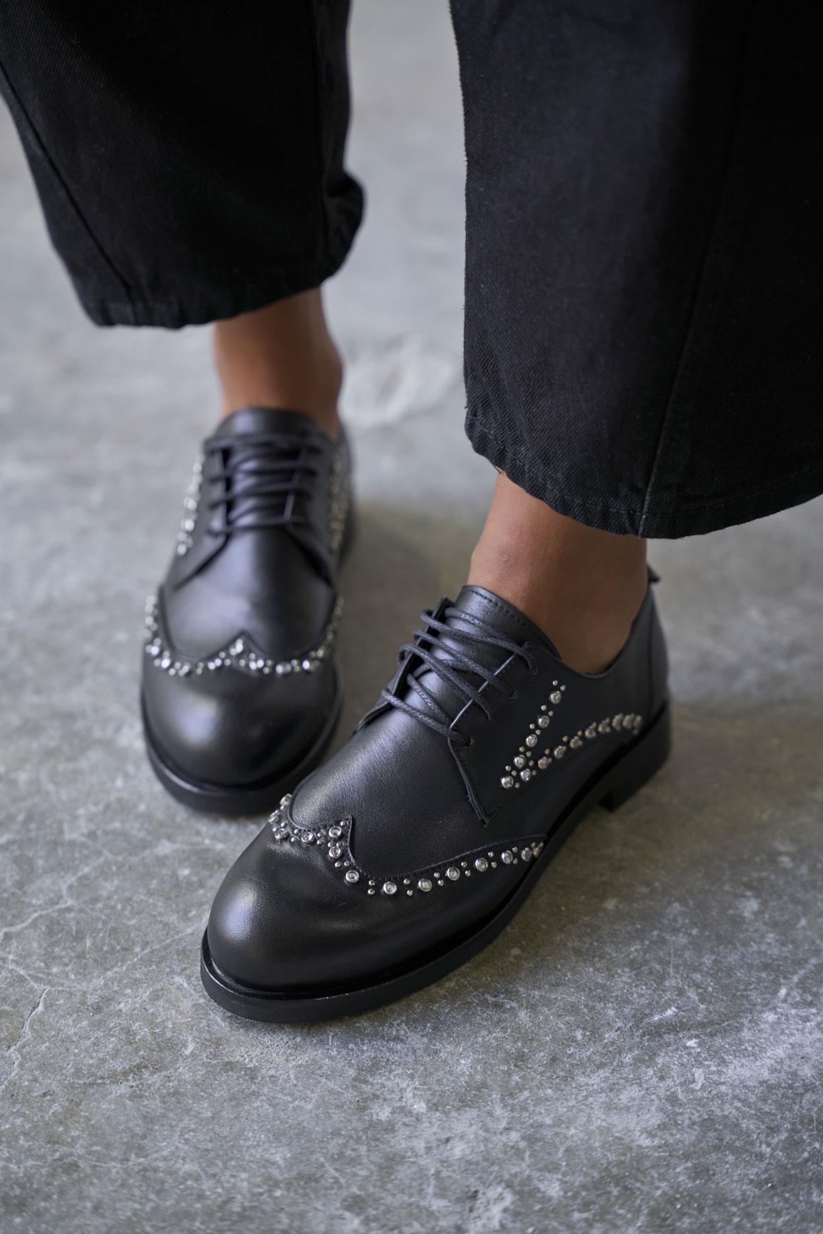 DAFFY SİYAH DERİ MAKOSEN