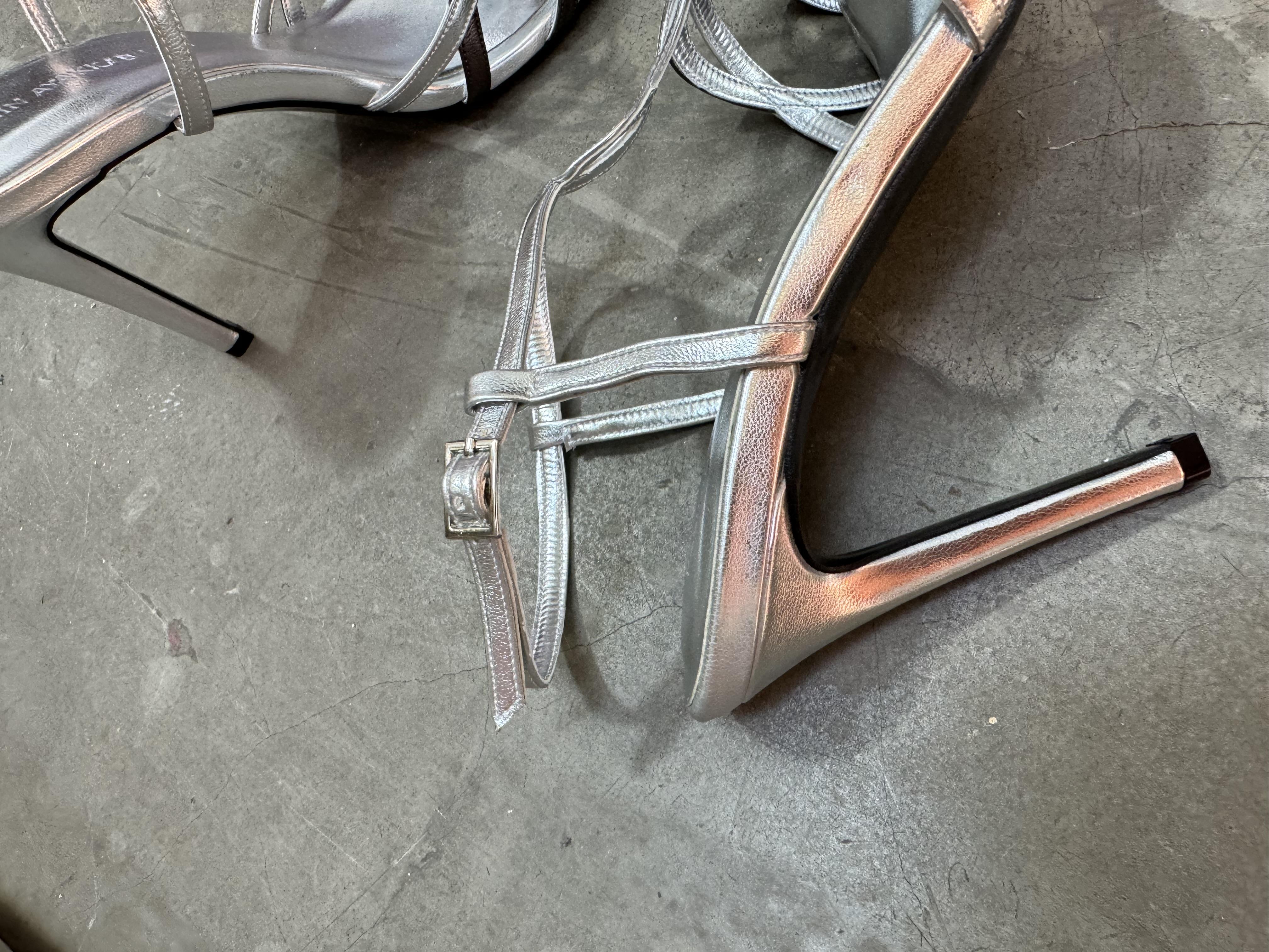 ELSE GÜMÜŞ TOPUKLU AYAKKABI 