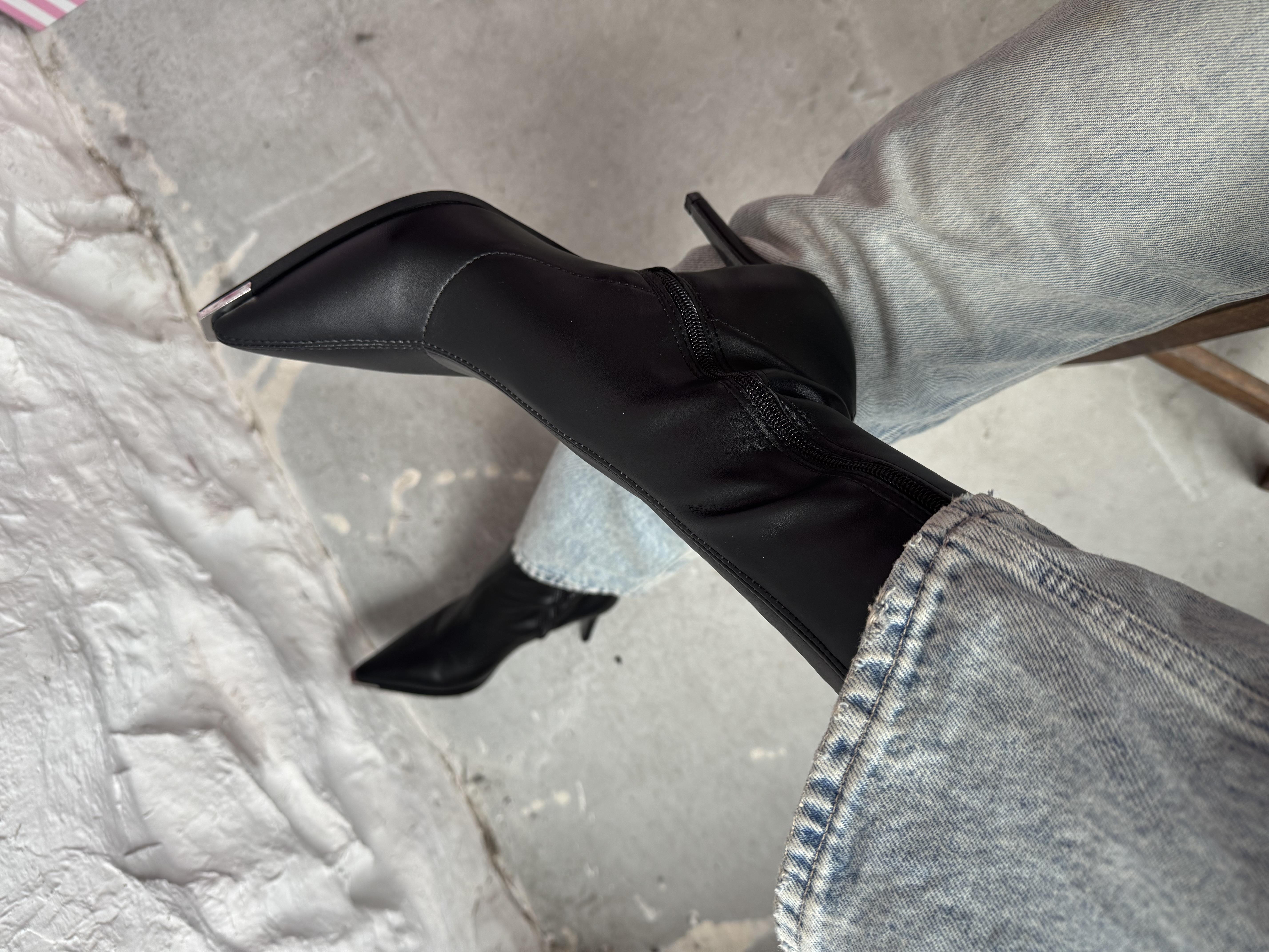 ESONO SİYAH STREÇ TOPUKLU BOT