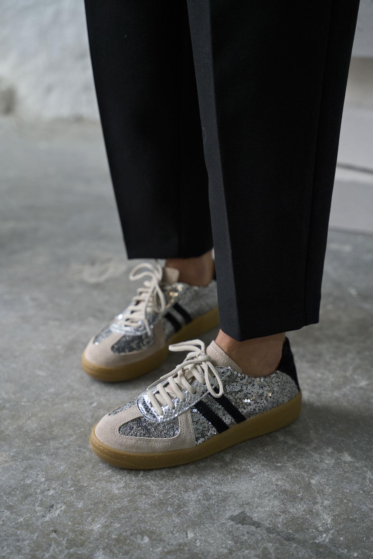 EVAN GÜMÜŞ PULLU SPOR AYAKKABI